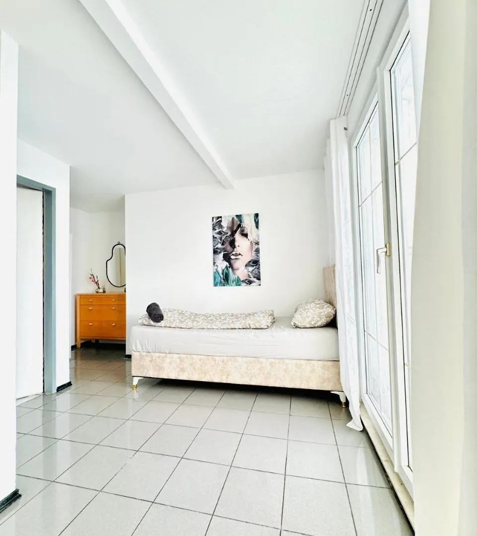 Cozy Rooms In A Villa For Groups, 16-Mins To Blumengaerten Vienna Austria