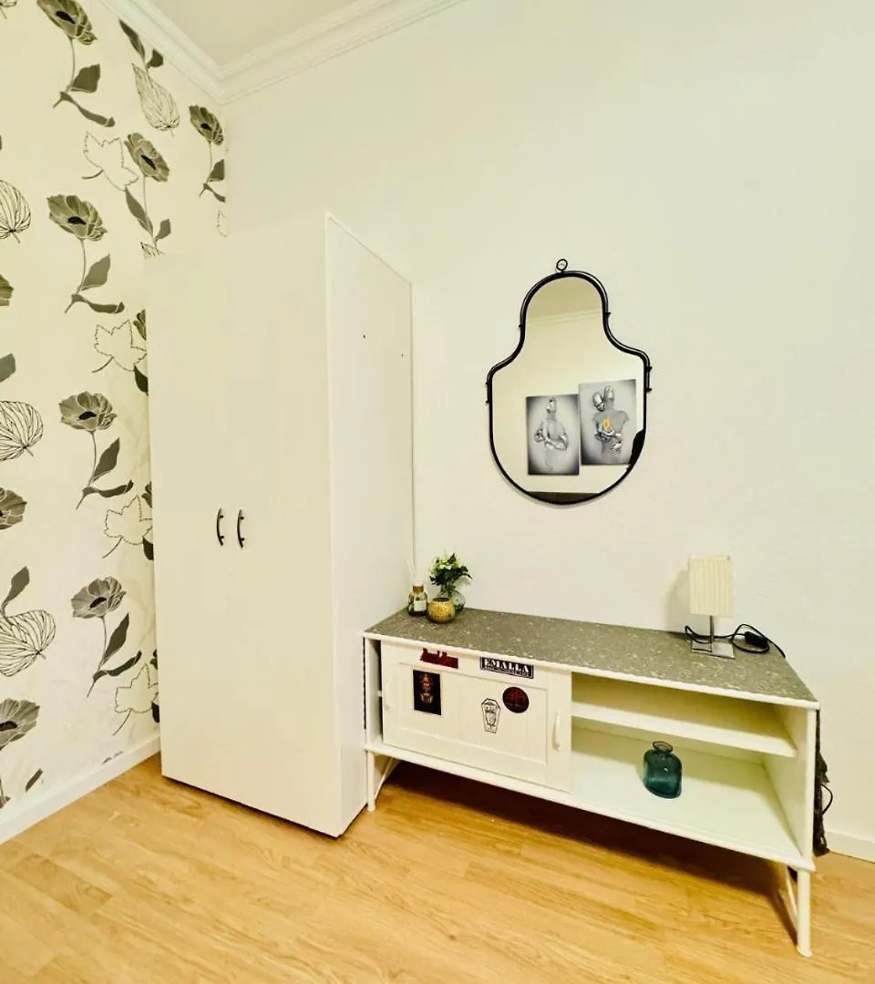 Cozy Rooms In A Villa For Groups, 16-Mins To Blumengaerten Vienna Austria