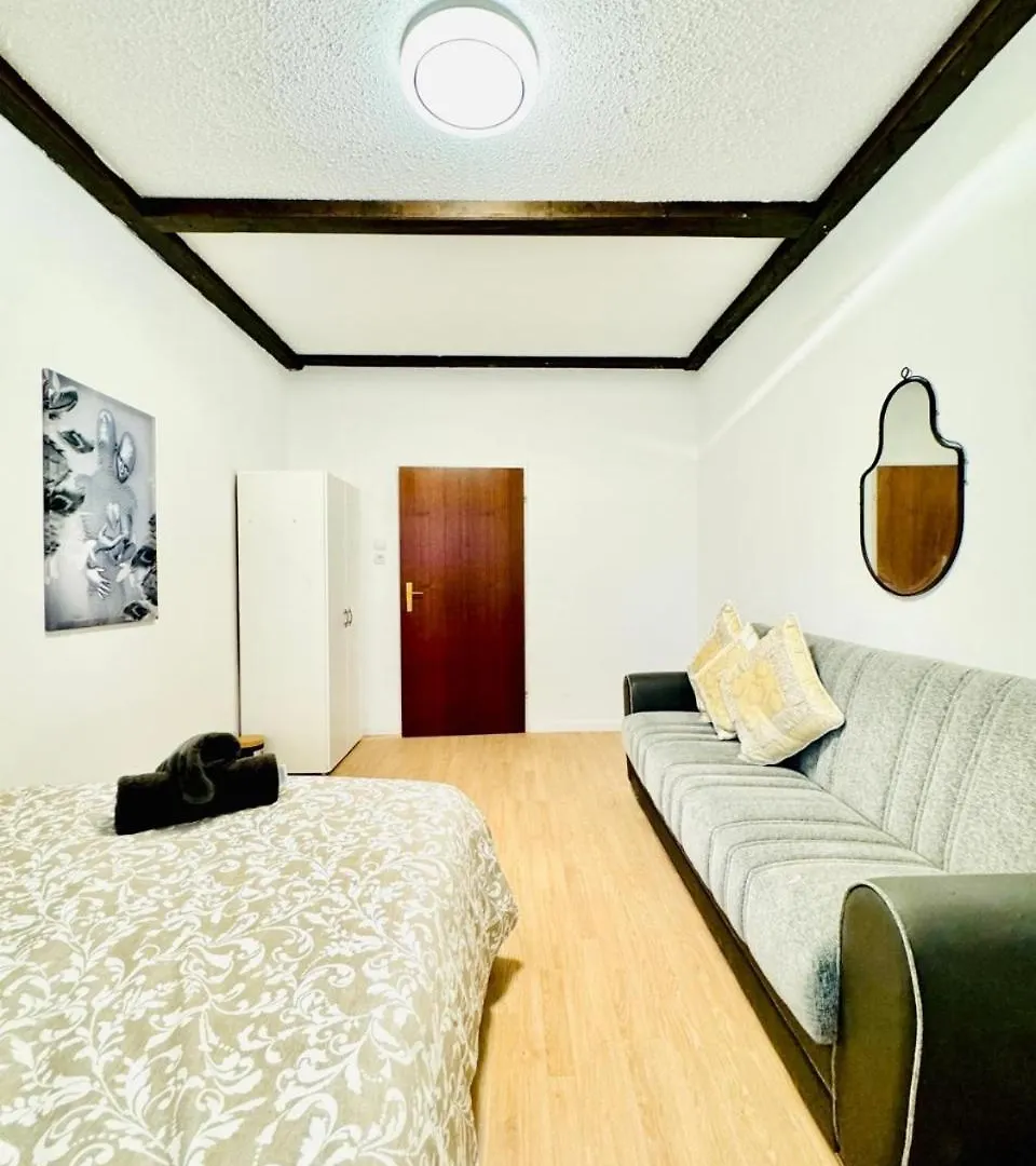 Apartment Cozy Rooms In A Villa For Groups, 16-Mins To Blumengaerten Vienna Austria