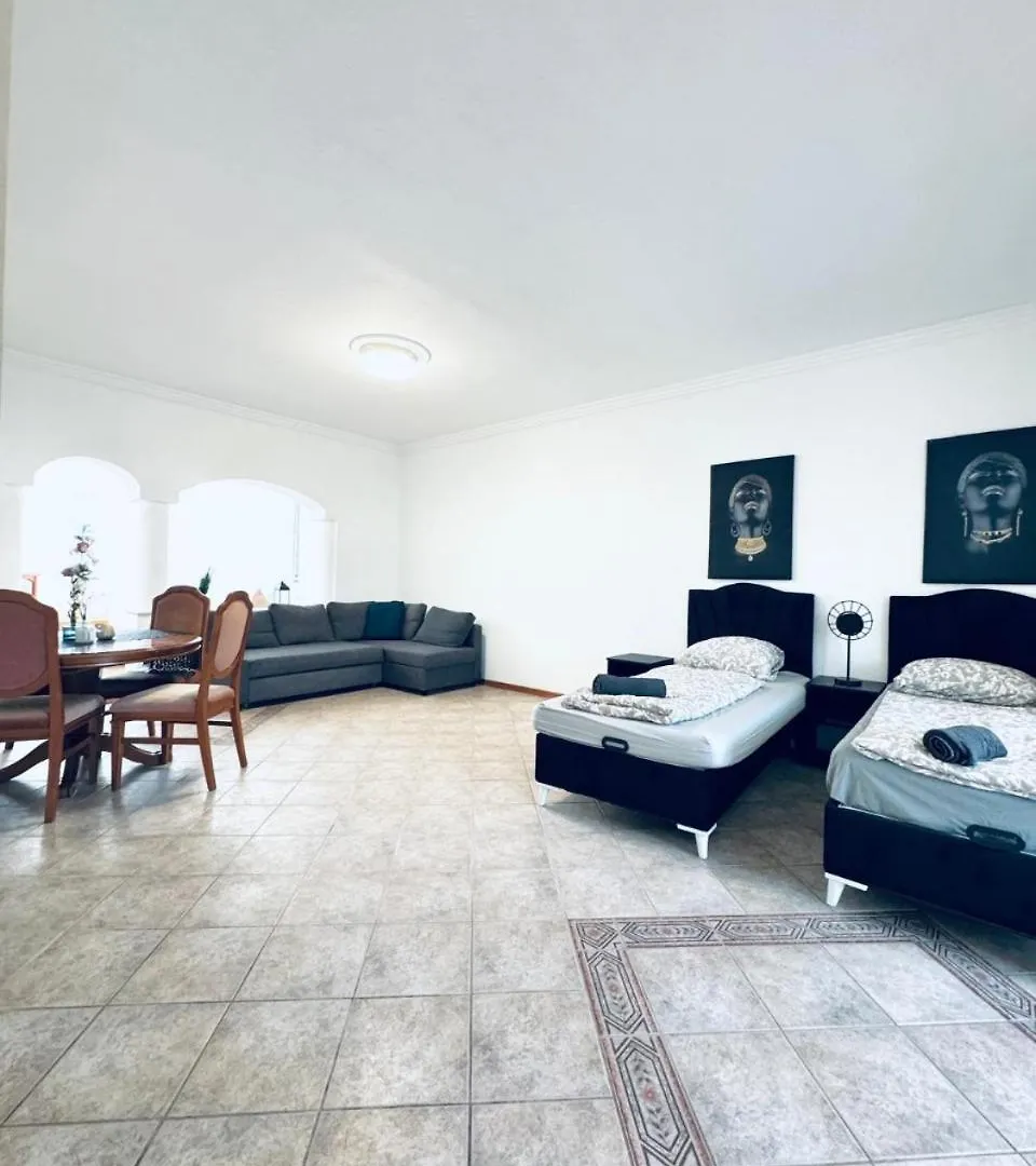 Cozy Rooms In A Villa For Groups, 16-Mins To Blumengaerten Vienna Austria