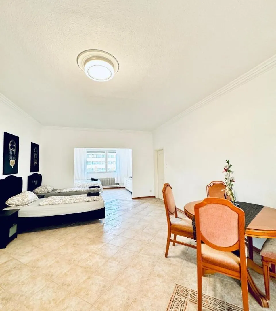 Cozy Rooms In A Villa For Groups, 16-Mins To Blumengaerten Vienna Apartment